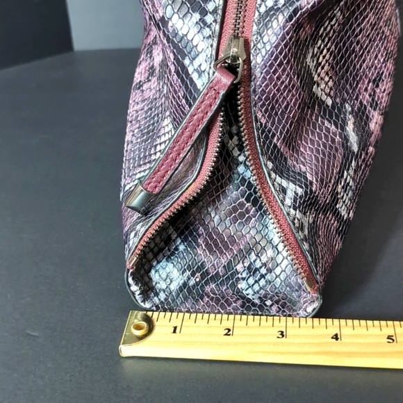 Vince Camuto Genuine Snake Embossed Leather Purple/Black   Emely Tote Bag. - Picture 15 of 15